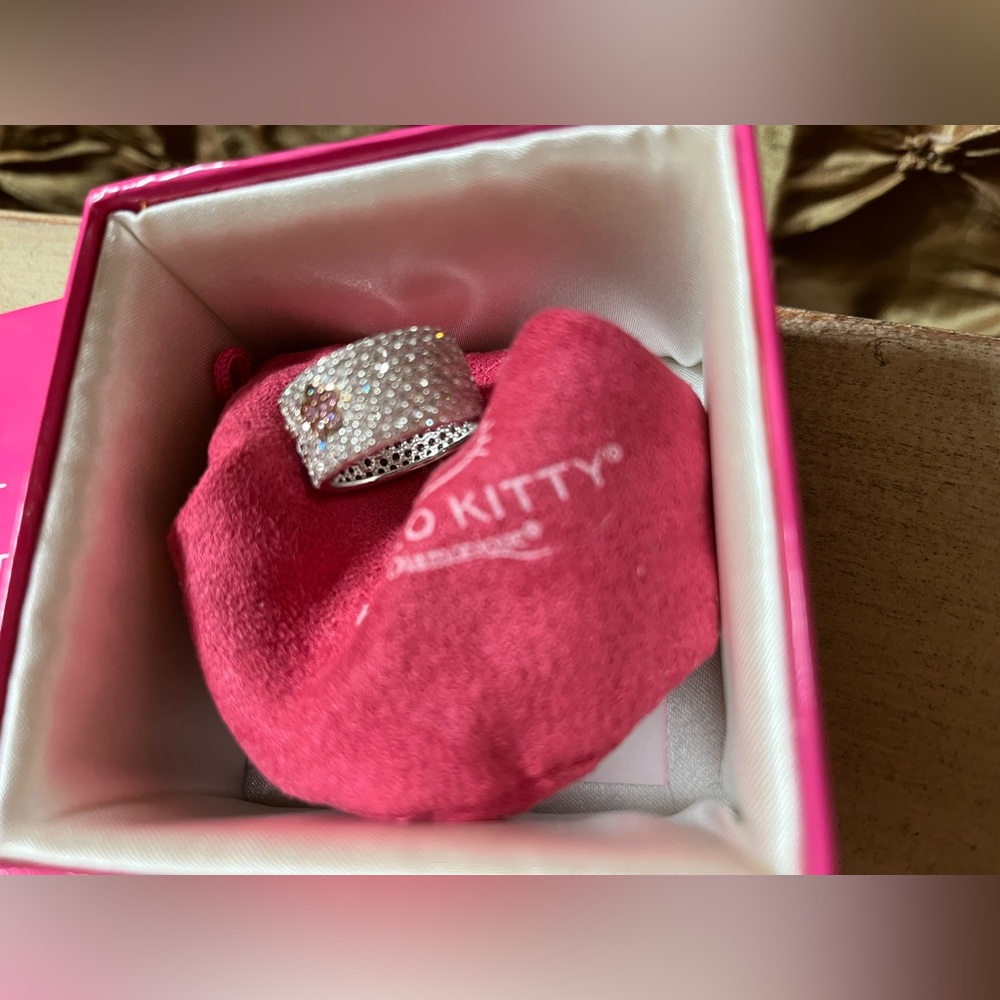 Hello Kitty Sanrio for Diamonique Hello Kitty Flower Eternity Ring size 8 1/2 🌸 - Picture 10 of 14